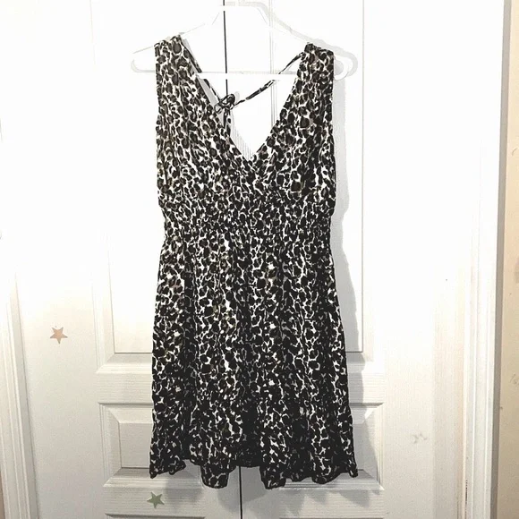 Leopard Print Sleeveless Dress - Picture 6 of 7